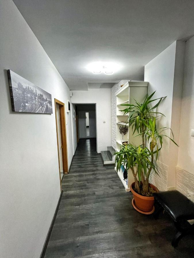 3 Rooms Cinema Garden Parking House Bucareste Exterior foto